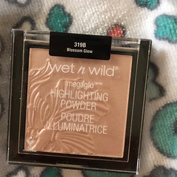 Makeup bundle - Picture 6 of 6